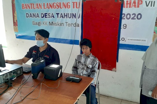 DISDUKCAPIL KLATEN---Inovasi Pelaut Bala Perekaman E-KTP secara Massal kerjasama dengan KPU Kabupaten Klaten di Kecamatan Polanharjo.