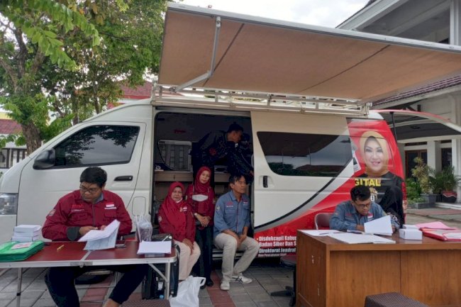Pelayanan Adminduk Dinas Dukcapil Klaten di acara CarFreeDay bahagiakan masyarakat.