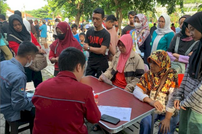Pelayanan Adminduk Dinas Dukcapil Klaten di acara CarFreeDay bahagiakan masyarakat.