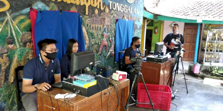 DISDUKCAPIL KLATEN---Inovasi Pelaut Bala Perekaman E-KTP Massal di Tiga Desa/Kelurahan Kecamatan Klaten Tengah.