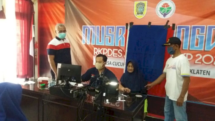 DISDUKCAPIL KLATEN---Inovasi Pelaut Bala Perekaman E-KTP Massal di Tiga Desa Kecamatan Prambanan