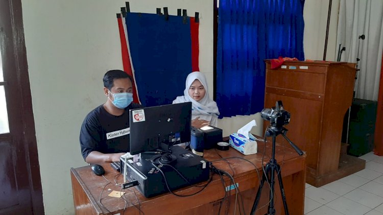 DISDUKCAPIL KLATEN---Inovasi Pelaut Bala Perekaman E-KTP secara Massal kerjasama dengan KPU Kabupaten Klaten di Kecamatan Wedi.