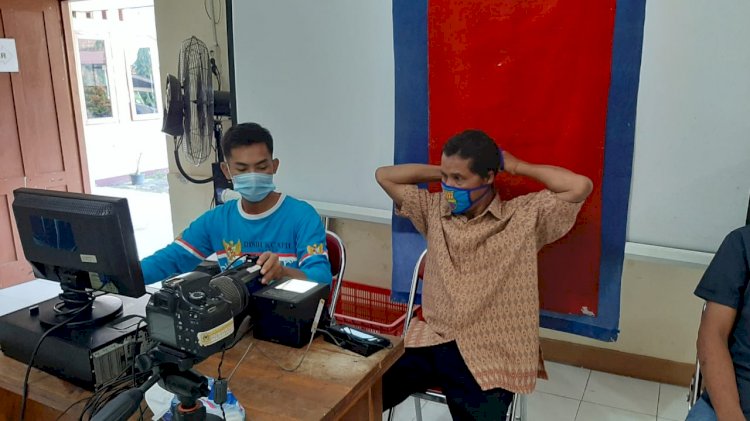 DISDUKCAPIL KLATEN---Inovasi Pelaut Bala Perekaman E-KTP secara Massal kerjasama dengan KPU Kabupaten Klaten di Kecamatan Trucuk.