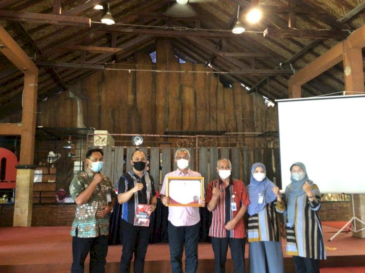 Dukcapil Klaten mendapat Predikat Penyelenggara Pelayanan Publik Kategori Sangat Baik dari Kementerian Pendayagunaan Aparatur Negara dan Reformasi Birokrasi.