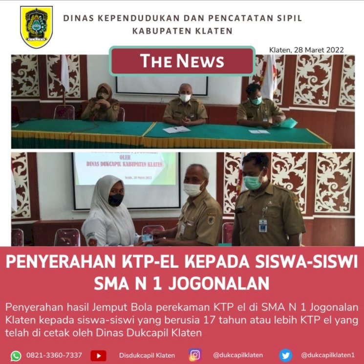 Penyerahan KTP EL kepada siswa di SMA N 1 Jogonalan.