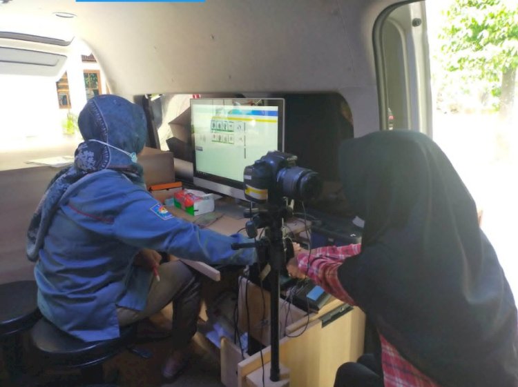Pelayanan Adminduk Dinas Dukcapil Klaten di acara CarFreeDay bahagiakan masyarakat.