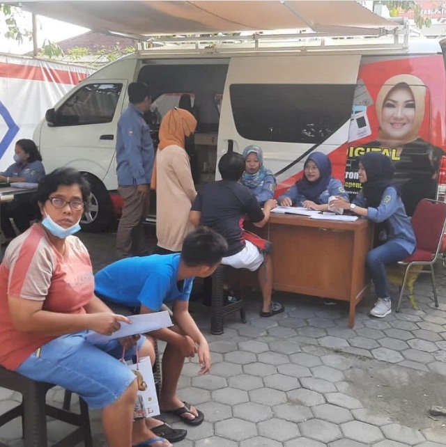 Pelayanan Adminduk Dinas Dukcapil Klaten di acara CarFreeDay bahagiakan masyarakat.