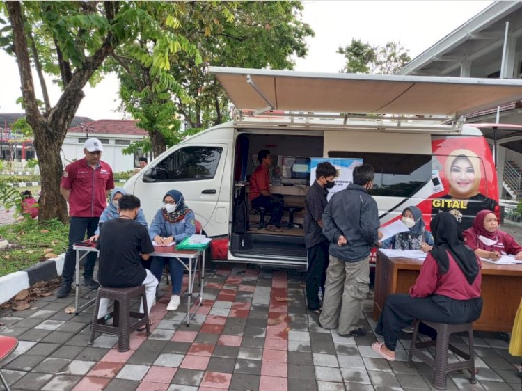 Pelayanan Adminduk Dinas Dukcapil Klaten di acara CarFreeDay bahagiakan masyarakat.