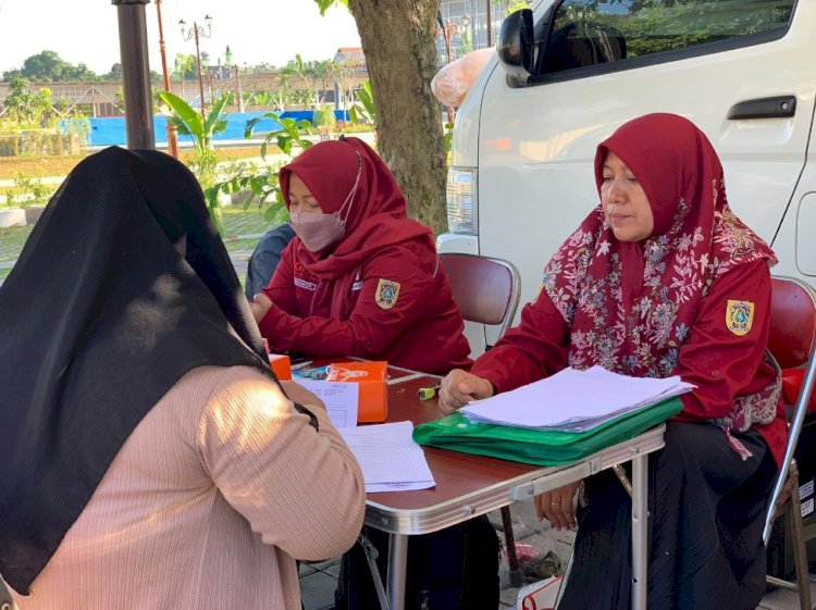 Pelayanan Adminduk Dinas Dukcapil Klaten di acara CarFreeDay bahagiakan masyarakat.