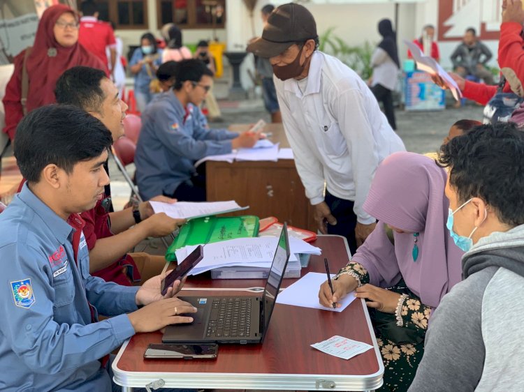Pelayanan Adminduk Dinas Dukcapil Klaten di acara CarFreeDay bahagiakan masyarakat.