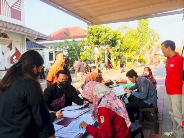 Pelayanan Adminduk Dinas Dukcapil Klaten di acara CarFreeDay bahagiakan masyarakat.