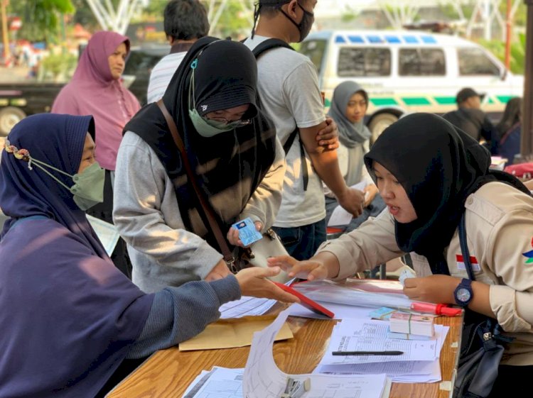 Pelayanan Adminduk Dinas Dukcapil Klaten di acara CarFreeDay bahagiakan masyarakat.