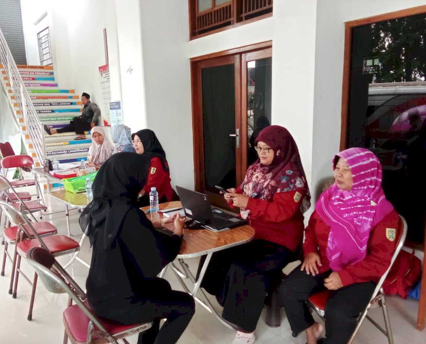 Pelayanan Adminduk Dinas Dukcapil Klaten di acara CarFreeDay bahagiakan masyarakat.