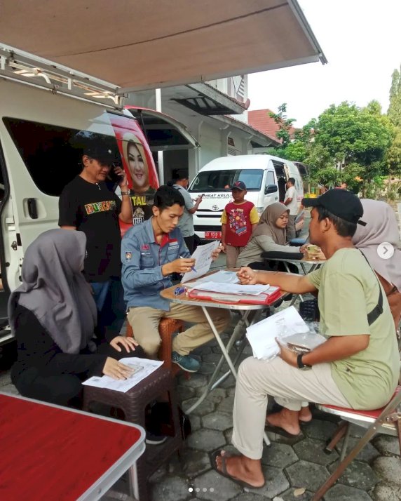 Pelayanan Adminduk Dinas Dukcapil Klaten di acara CarFreeDay bahagiakan masyarakat.