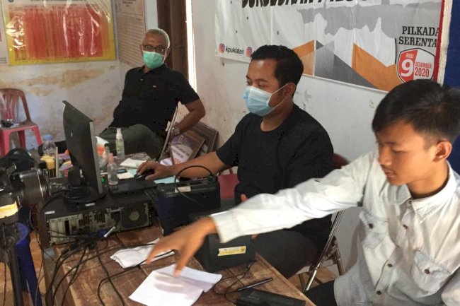 DISDUKCAPIL KLATEN---Inovasi Pelaut Bala Perekaman E-KTP secara Massal kerjasama dengan KPU Kabupaten Klaten di Tiga Desa Kecamatan Jatinom.