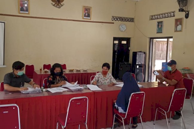 DISDUKCAPIL KLATEN---Inovasi Pelayanan Jemput Bola Akta Kelahiran Usia 0 -18 tahun SeKecamatan Cawas di Aula Kecamatan Cawas.