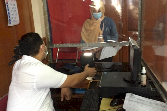 DISDUKCAPIL KLATEN ---  Rabu, 09 Desember 2020  tetap membuka pelayanan kepada masyarakat Kabupaten Klaten demi sukseskan PILKADA  2020.