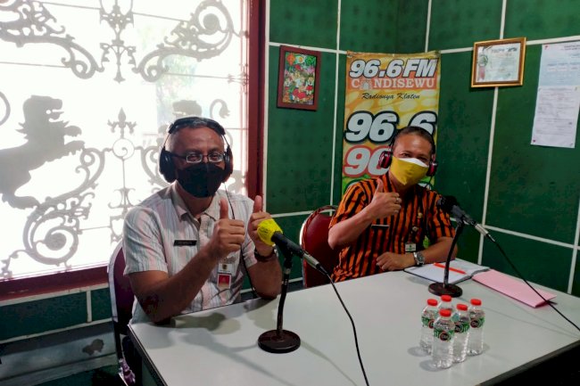 Dinas Dukcapil Klaten Mengadakan Talk Show di Radio Candi Sewu FM.