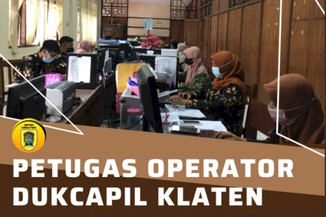 Petugas teknis dan Petugas Operator Pindah Datang melakukan verifikasi dan memproses ajuan online pemohon, melayani dengan sepenuh hati untuk memberikan pelayanan terbaik untuk masyarakat.