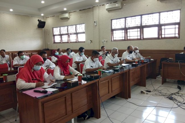 Dukcapil Menyapa Masyarakat (DMM)  “Inovasi Gebrak Desa Kenaiban dan Updating Data Desa Nganjat”.