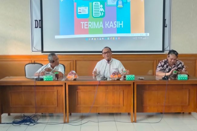 MONITORING PELAYANAN ADMINISTRASI KEPENDUDUKAN OLEH DIRJEN DUKCAPIL WAKTU LIBUR LEBARAN TAHUN 2022.