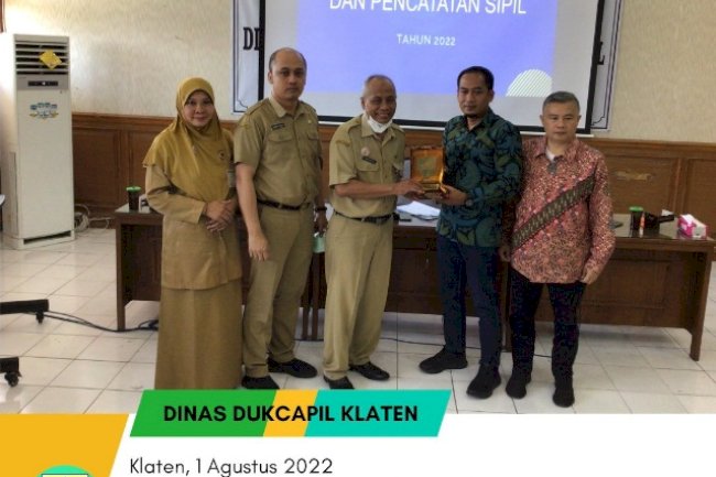 KUNJUNGAN DUKCAPIL KABUPATEN SUMEDANG DALAM RANGKA STUDI REFERENSI PELAYANAN ONLINE.