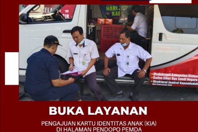Dinas Dukcapil Klaten peringati Hari Anak Nasional dengan membuka pelayanan KIA di Pendopo Pemda.