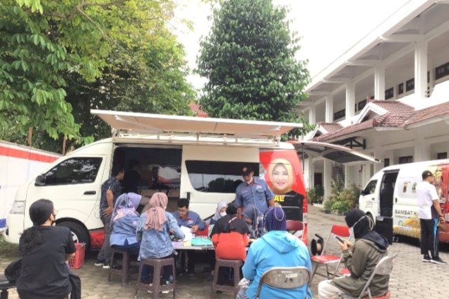 Pelayanan Adminduk Dinas Dukcapil Klaten di acara CarFreeDay bahagiakan masyarakat.