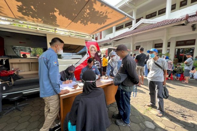 Pelayanan Adminduk Dinas Dukcapil Klaten di acara CarFreeDay bahagiakan masyarakat.