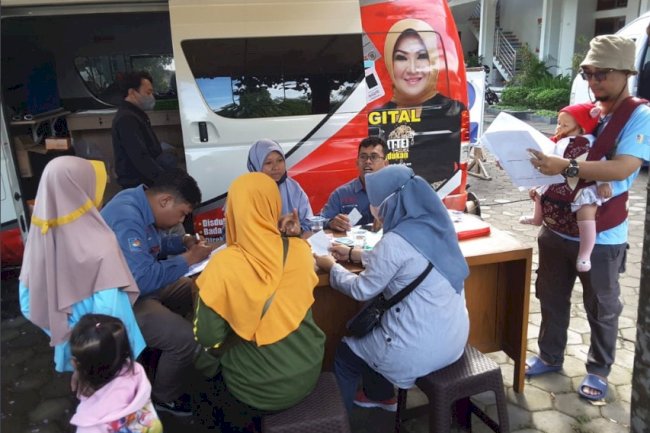 Pelayanan Adminduk Dinas Dukcapil Klaten di acara CarFreeDay bahagiakan masyarakat.