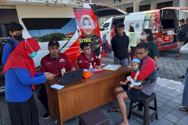 Pelayanan Adminduk Dinas Dukcapil Klaten di acara CarFreeDay bahagiakan masyarakat.
