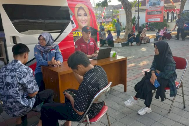Pelayanan Adminduk Dinas Dukcapil Klaten di acara CarFreeDay bahagiakan masyarakat.