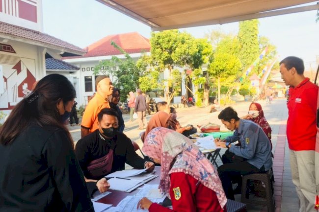 Pelayanan Adminduk Dinas Dukcapil Klaten di acara CarFreeDay bahagiakan masyarakat.