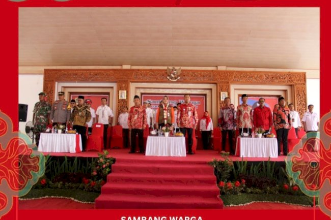 Dinas Dukcapil Klaten memberikan pelayanan membahagiakan pada acara sambang warga Desa Dalangan Kecamatan Tulung.