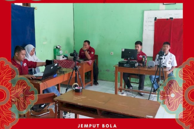 Perekaman Jemput Bola KTP-EL Pemula di SMK N 1 Tulung.