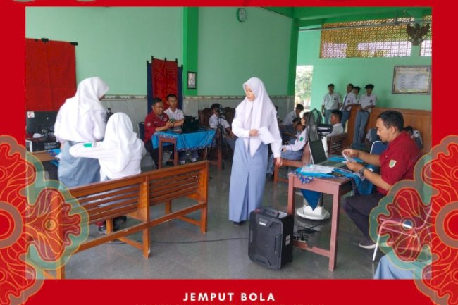 Perekaman Jemput Bola KTP-EL Pemula, di SMAN 1 Karangdowo.