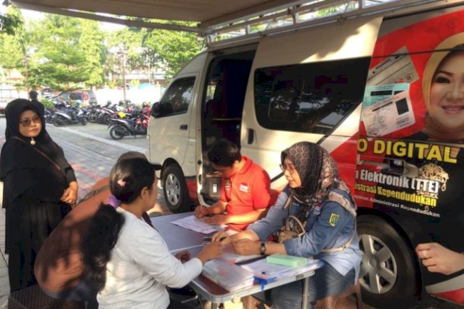 Giat pelayanan pengurusan dokumen Adminduk Dinas Dukcapil Klaten di CFD.