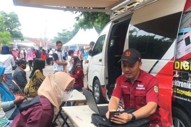 Giat pelayanan pengurusan dokumen Adminduk Dinas Dukcapil Klaten di CFD.