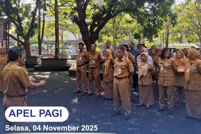 Disdukcapil Klaten melaksanakan apel pagi rutin setiap Selasa di minggu pertama, bertempat di halaman kantor Disdukcapil Klaten