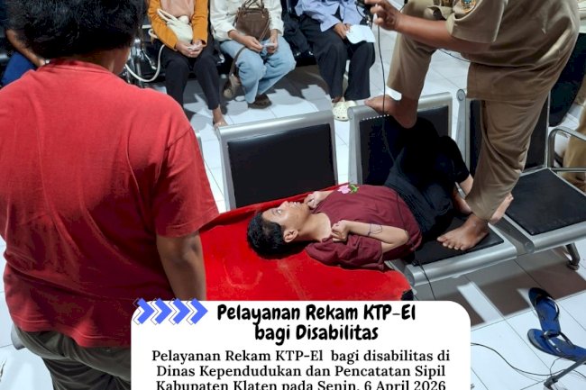 Disdukcapil Klaten memberikan pelayanan perekaman KTP-El bagi penyandang disabilitas di Kantor Disdukcapil Klaten