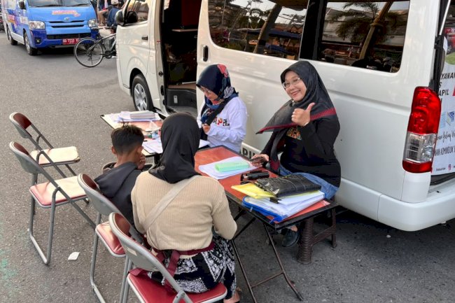 PELAYANAN ADMINDUK DUKCAPIL KLATEN DI CAR FREE DAY