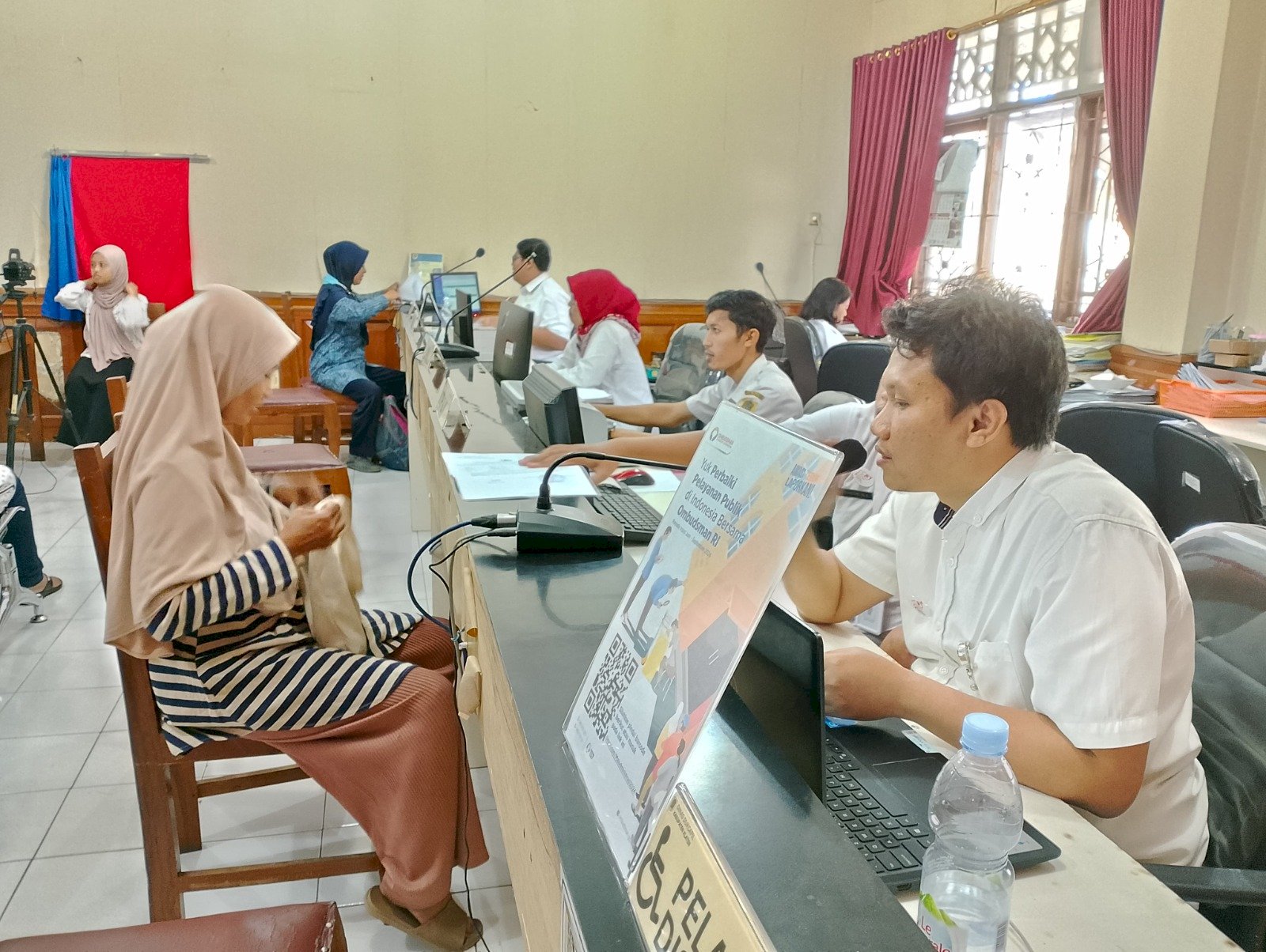 Pelayanan di Kantor Dinas Kependudukan dan Pencatatan Sipil Kabupaten Klaten pada hari Rabu, 31 Juli 2024