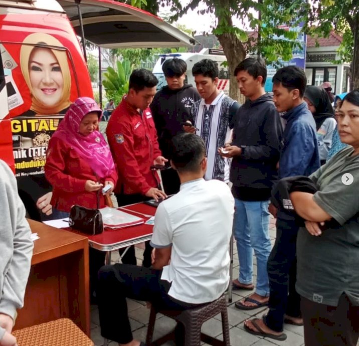 Giat pelayanan pengurusan dokumen Adminduk Dinas Dukcapil Klaten di CFD.