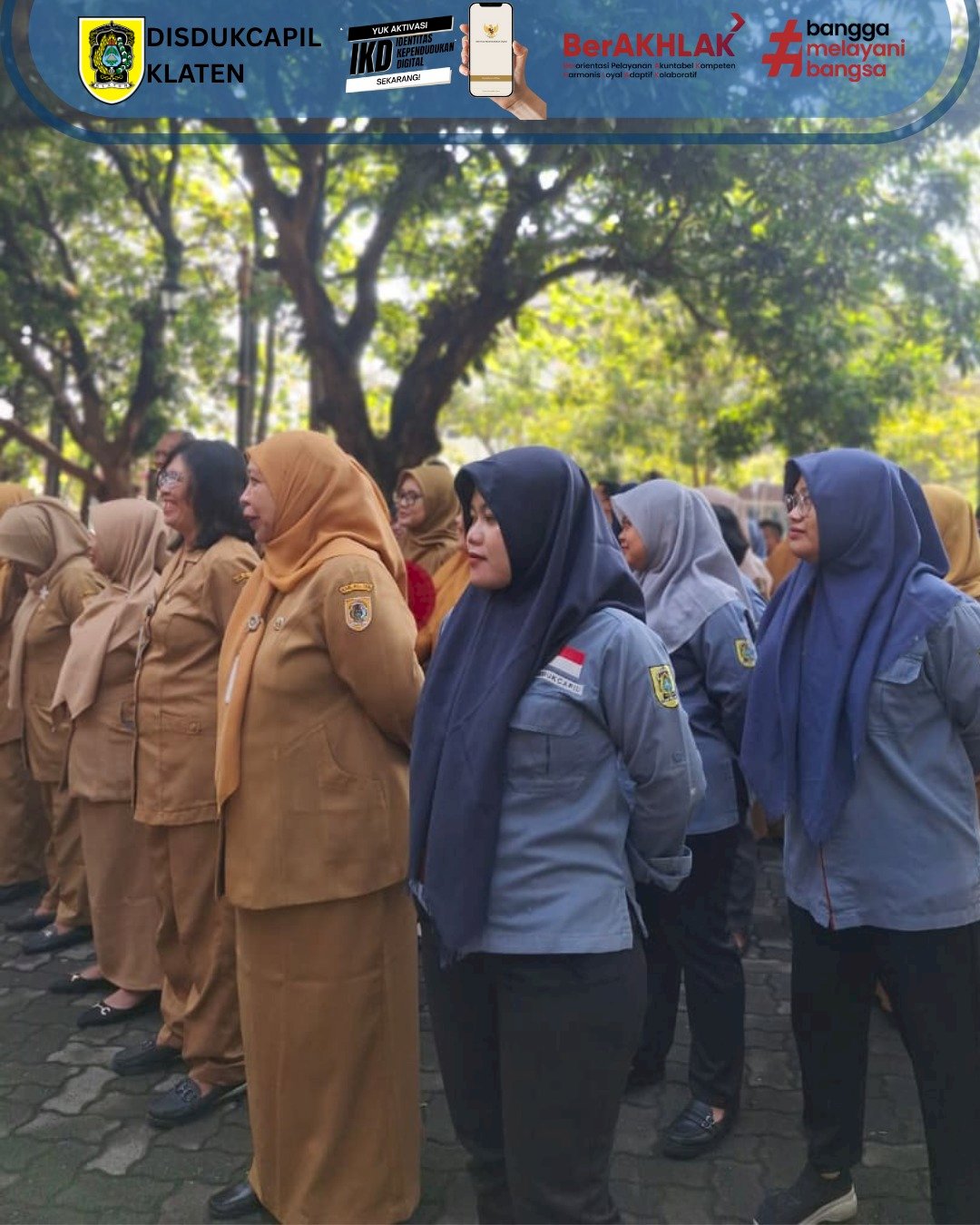 Disdukcapil Klaten melaksanakan apel pagi rutin setiap Selasa di minggu pertama, bertempat di halaman kantor Disdukcapil Klaten