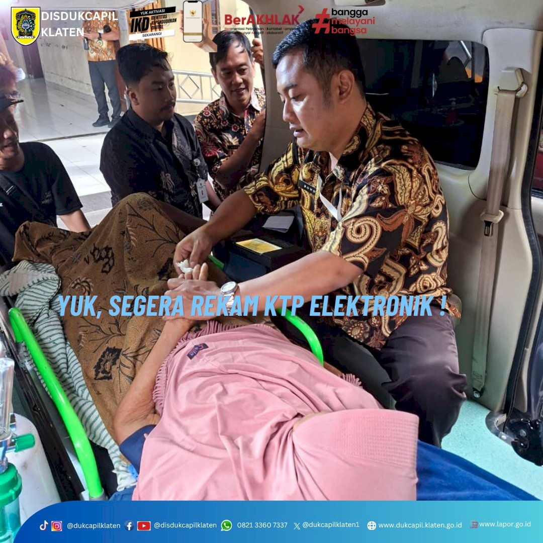 Disdukcapil Klaten memberikan pelayanan perekaman KTP-El bagi lansia 