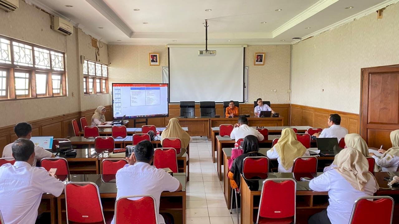 DINAS DUKCAPIL KLATEN MENGADAKAN RAPAT KOORDINASI PENYUSUNAN PROFIL PERKEMBANGAN KEPENDUDUKAN KABUPATEN KLATEN TAHUN 2025