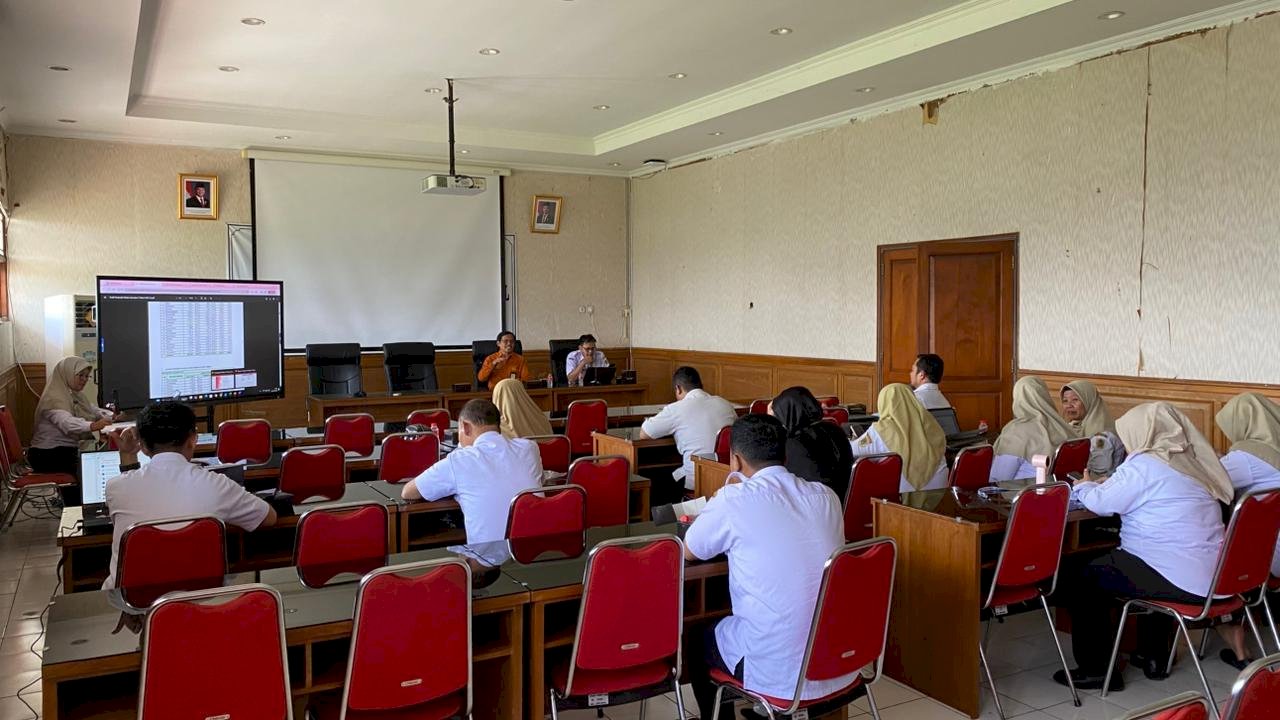 DINAS DUKCAPIL KLATEN MENGADAKAN RAPAT KOORDINASI PENYUSUNAN PROFIL PERKEMBANGAN KEPENDUDUKAN KABUPATEN KLATEN TAHUN 2025