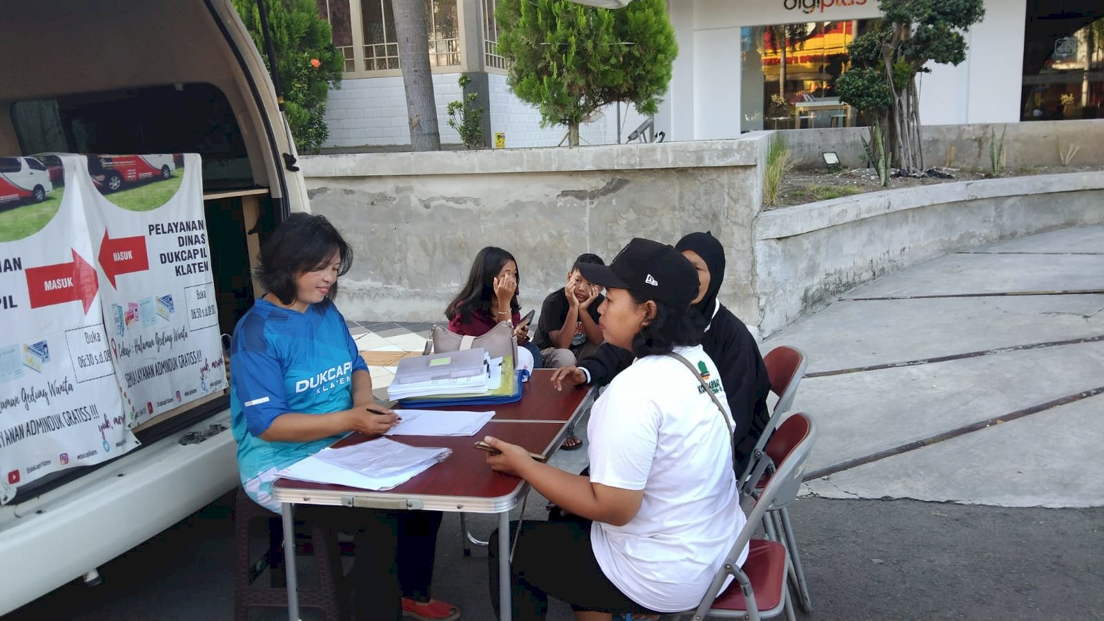 Laporan Pelayanan Dukcapil di CFD