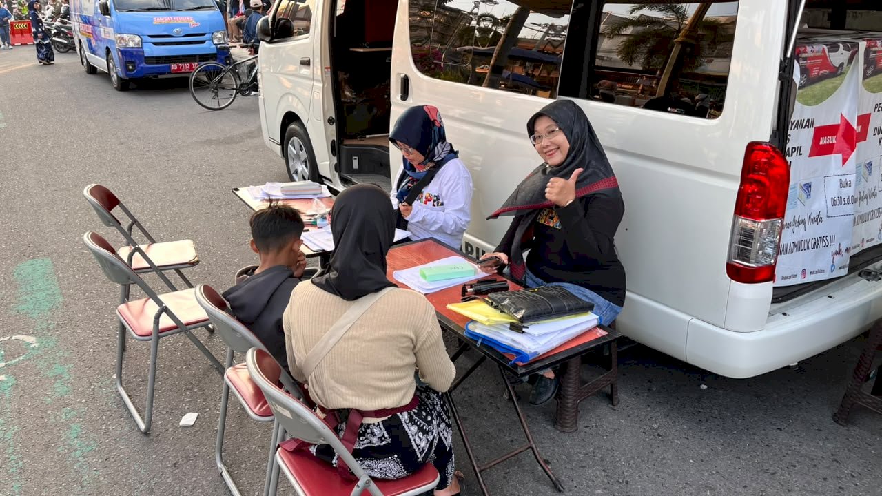 PELAYANAN ADMINDUK DUKCAPIL KLATEN DI CAR FREE DAY