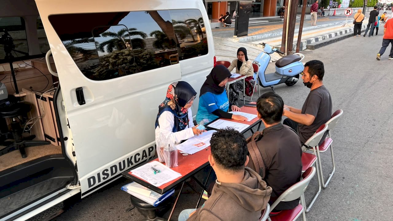 PELAYANAN ADMINDUK DUKCAPIL KLATEN DI CAR FREE DAY